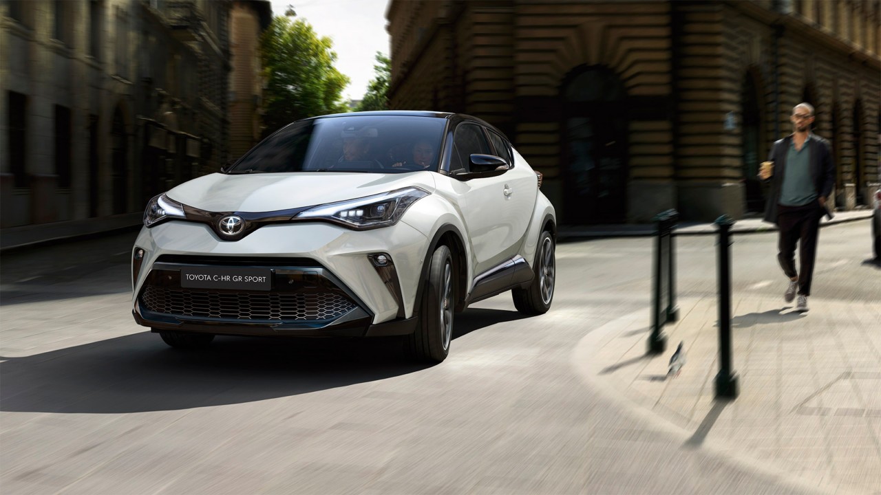 toyota-c-hr-2022-head